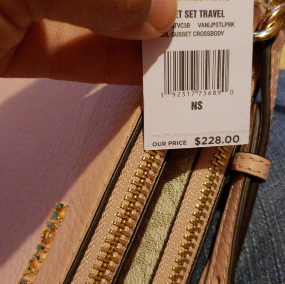 Sold Double zipper crossbody x2 - Picture 3 of 4